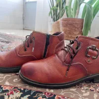کفش چرم قهوه ای در حد نو