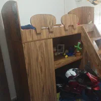 تخت ومیز وتحریک چوبی سالم کم جا با کمد لباس|تخت و سرویس خواب|رشت, جهاد|دیوار