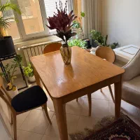 مبل هشت نفره نو و میز نهارخوری و میز وسط