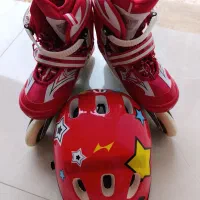 کفش اسکیت و کلاه