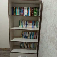 کتابخانه در حد نو تمیز سالم