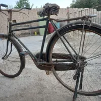 دوچرخه قدیمی سه مار