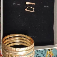 النگو. و گوشواره طلا روس