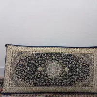 پشتی درحدود رنگ کرم