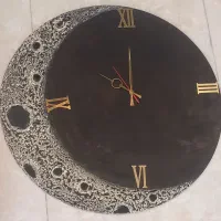 ساعت طرح ماه