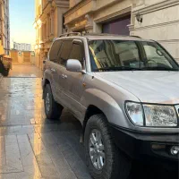 تویوتا لندکروزر