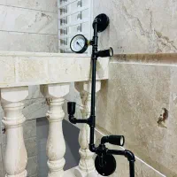 چراغ تزئنی خاص|ریسه و چراغ تزئینی|دوگنبدان, |دیوار