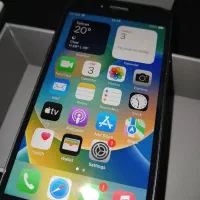 آیفون ۸ 64G LLA با لوازم کامل