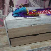 تخت خواب تک نفره اسپرتی و مهماندار