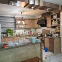 تعدادی لوازم خانه و آشپزخانه