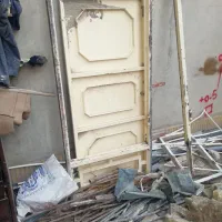 درب حیاط و آهن ضایعات