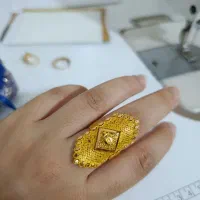 طلا 200 بالای تابلو