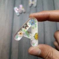 جا کلیدی حروف با گل طبیعی و اکلیل مجیک