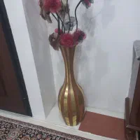 گلدان با گل ۶۰۰تومان