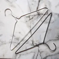 چوب لباسی ـ قلاب لباس