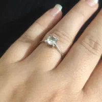 انگشتر تک نگین سفید