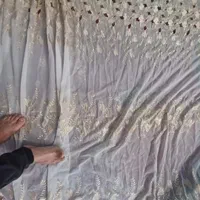 پرده حریر باگلهای طلایی|پرده، رانر، رومیزی|مشهد, طرق|دیوار