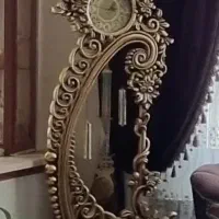 ساعت کنار سالنی