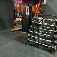 ((باشگاه پرورش اندام فیزیک ))