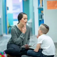 نیازمند گفتاردرمان