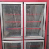 یک دستگاه ایستاده فریزر ۱۲۰ کار فریدونی
