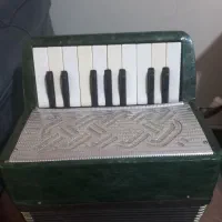 آکاردئون کاملا سالم|پیانو، کیبورد، آکاردئون|نسیم‌شهر, |دیوار