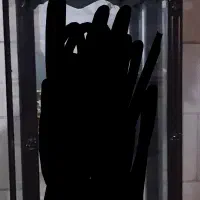 بوفه ی قهوه ای