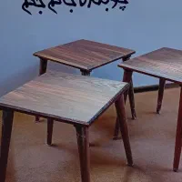 عسلی. کنار مبلی تکی