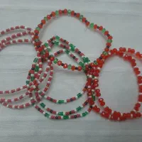 دستبند و گردنبندمنجوق و مهره‌ای بسیار عالی