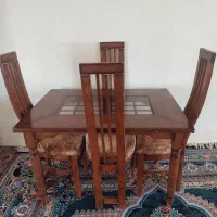 سلام. میز غذاخوری جنس خوب ازچوب گردو ساخته شده