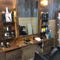 ویترین آرایشگاه مردانه
