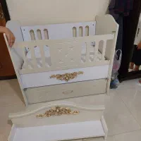 تخت کودک سالم و نو یک بار هم استفاده نشده|تخت و سرویس خواب|تهران, هلال احمر|دیوار