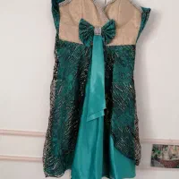 تعدادی لباس بچگانه و زنانه
