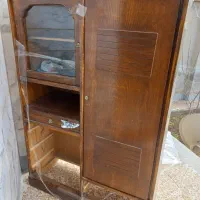 کمد تمام چوب مرغوب دارای ۴ کشو ویک کشوی میز کار