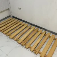 دو عدد تخت یک نفره با کفی|تخت و سرویس خواب|همدان, |دیوار