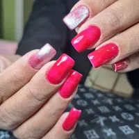 به مناسبت بلک فرایدی تخفیف داریم رو کل خدمات ناخن|خدمات آرایشگری و زیبایی|اصفهان, تخت فولاد|دیوار