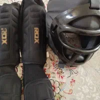 کلاه و پابند کیک بوکسینگ