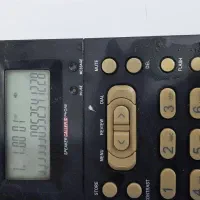 یک تلفن رومیزی داراری محافظ شماره و ذخیره شماره