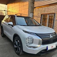 اوتلندر 2023 HLINE