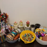 مقداری وسایل خیاطی و کادویی