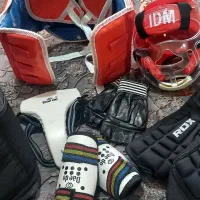 یک دست لباس مبارزه کامل