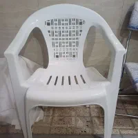 صندلی پلاستیکی کاملا سالم در حدنو