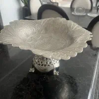 ظرف پایه دار