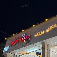 به یک خانم جهت کار در پیتزا خرم نیازمندیم