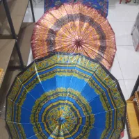 چتر بزرگ و کوچیک