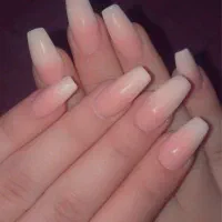 کاشت ناخن وآموزش با ارائه مدرک بین المللی