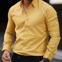 خیاط چرخکار پیراهن خیاطی در منزل یا کارگاه ماهر