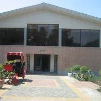استخدام باریستا مسلط به کافی‌شاپ و سرو غذا