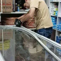 خدمات تخصصی درب یخچال ، تضمینی و در محل شما