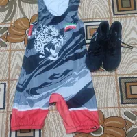 لباس و کفش کشتی